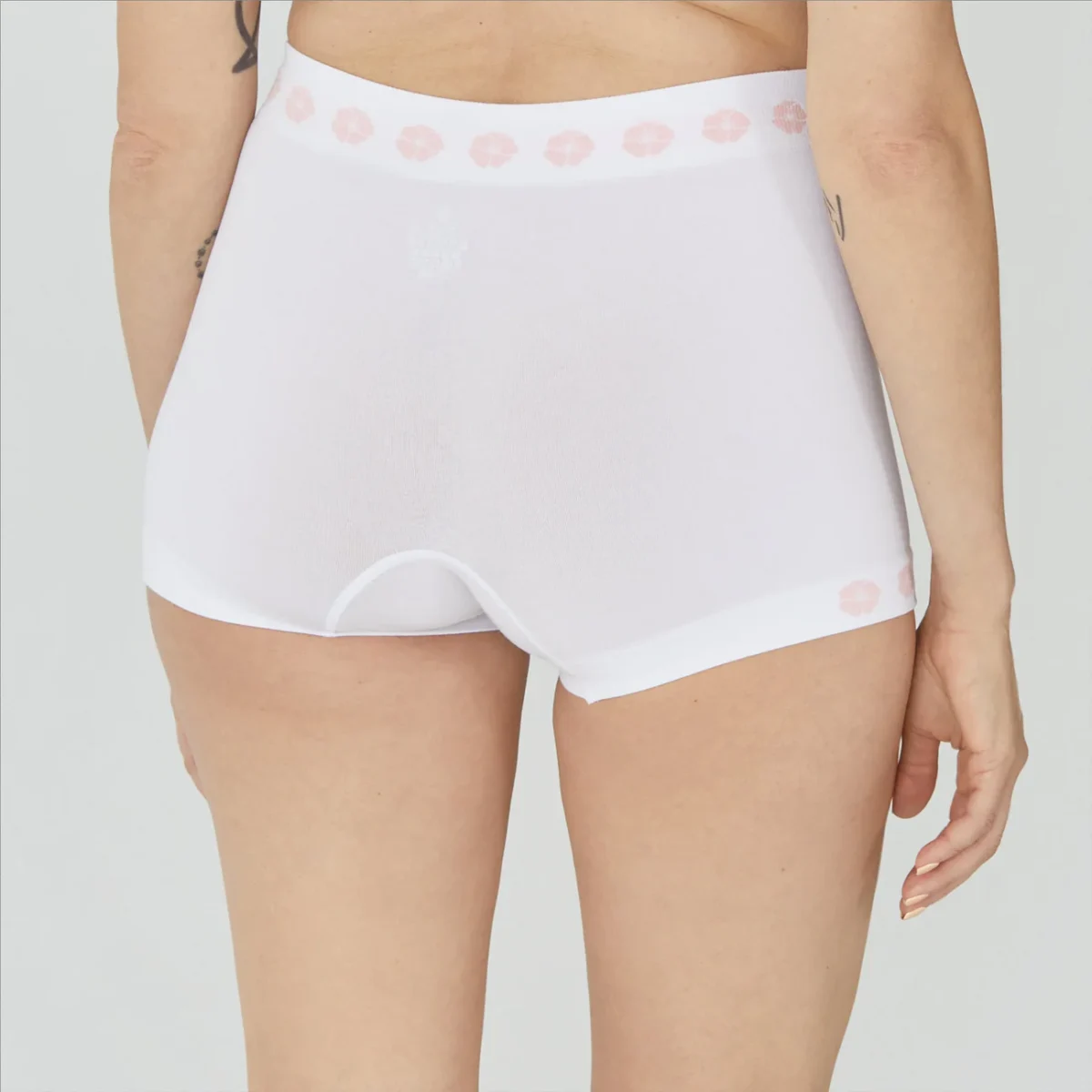ROSE WHITE SKIN SHORT Back.webp